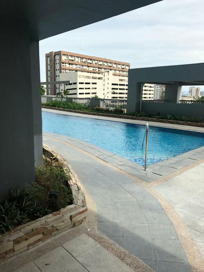 Cubao Manhattan Heights Unit 5A Tower C Кесон-Сіті Екстер'єр фото