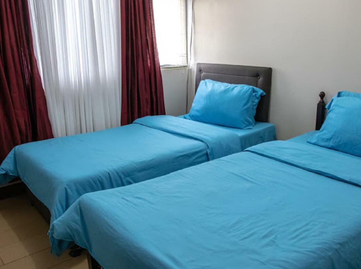 Cubao Manhattan Heights Unit 5A Tower C Кесон-Сіті Екстер'єр фото