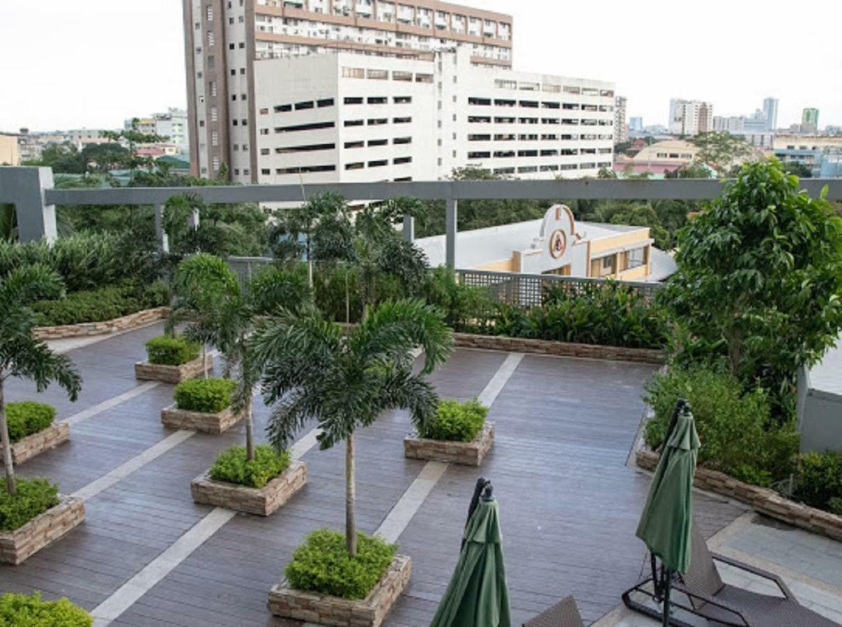 Cubao Manhattan Heights Unit 5A Tower C Кесон-Сіті Екстер'єр фото
