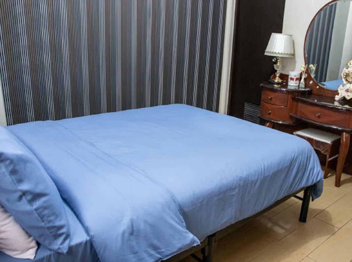 Cubao Manhattan Heights Unit 5A Tower C Кесон-Сіті Екстер'єр фото