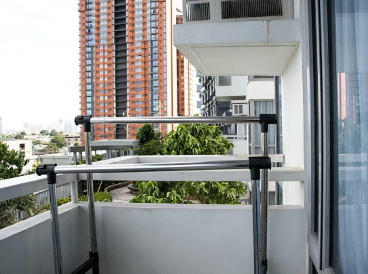 Cubao Manhattan Heights Unit 5A Tower C Кесон-Сіті Екстер'єр фото